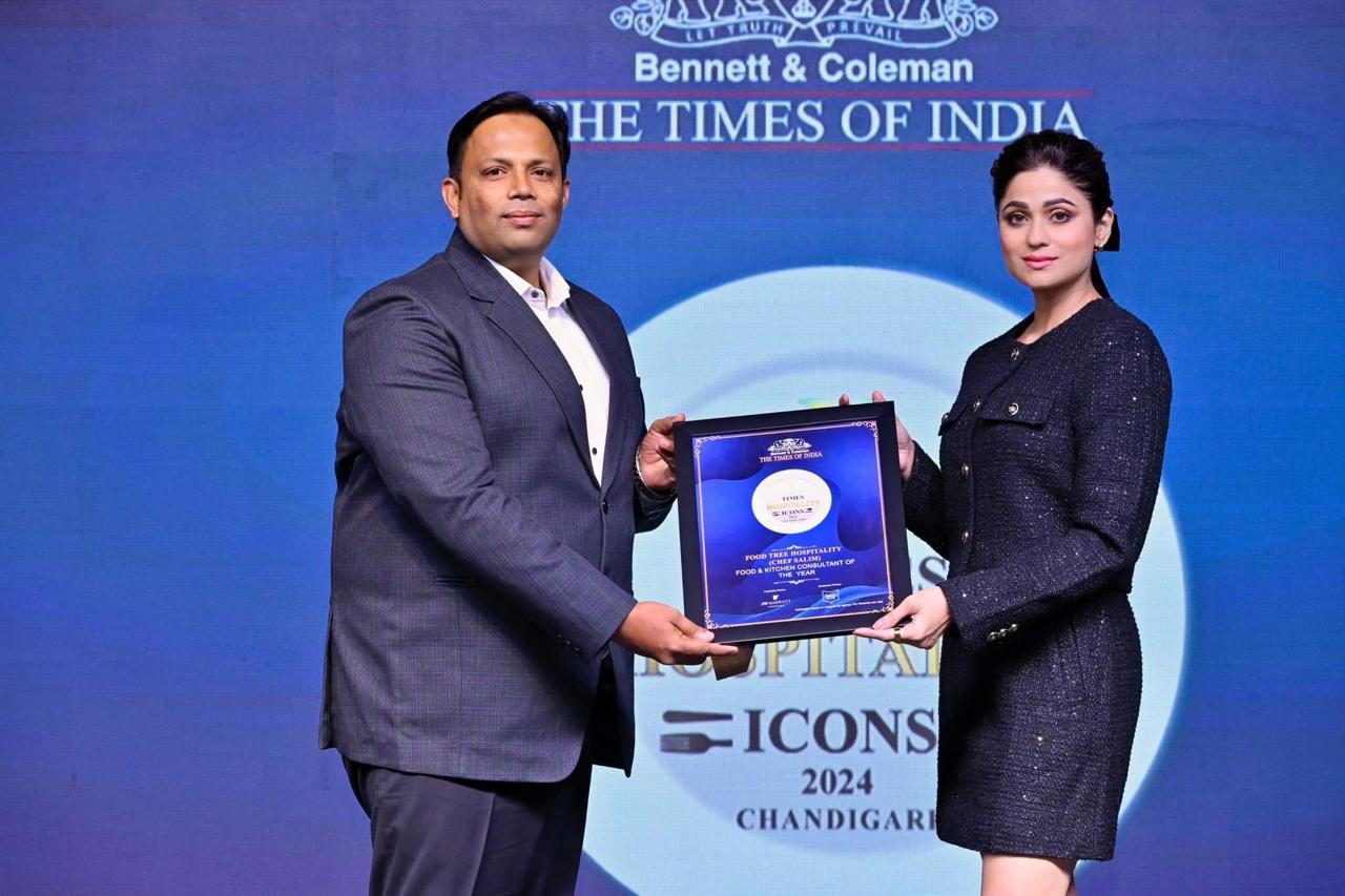 Chef Salim receiving Times Hospitality Icons award